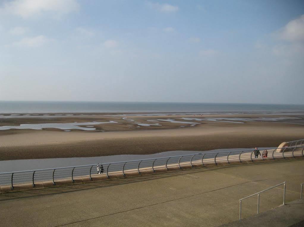 Deneside Guest House Blackpool Zewnętrze zdjęcie